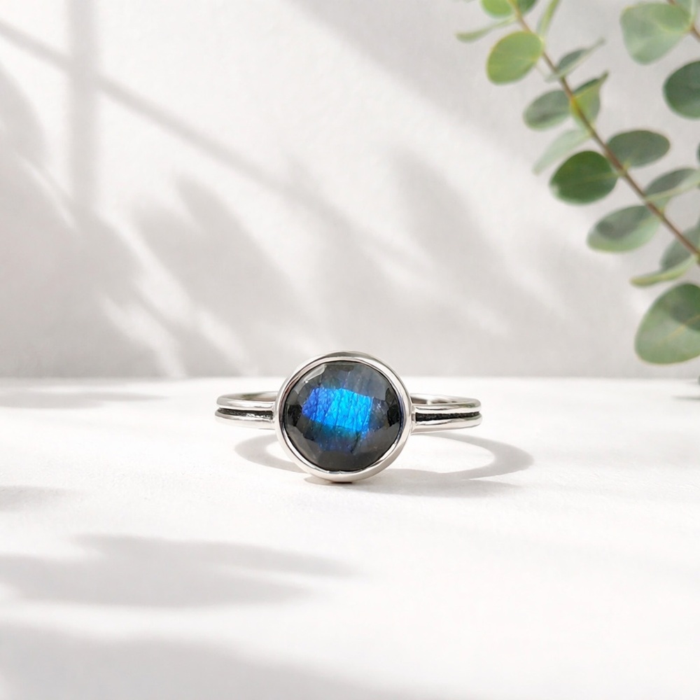 Labradorite Ring - image 3